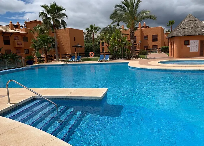 Your Oasis Of Luxury And Leisure At Gazules Del Sol In Marbella Area - Benahavis Apartamento Estepona